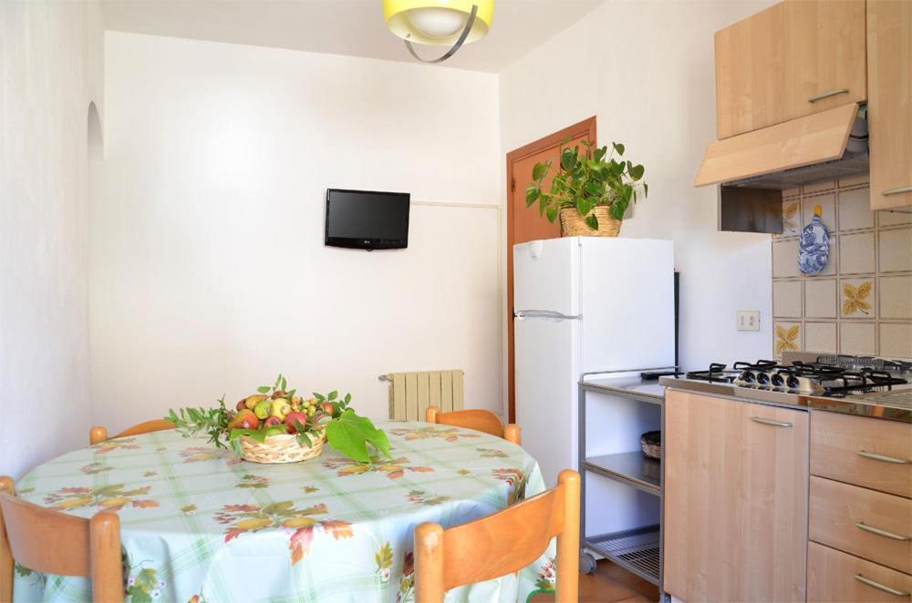 Appartamenti Marilise Porto Azzurro Zimmer foto